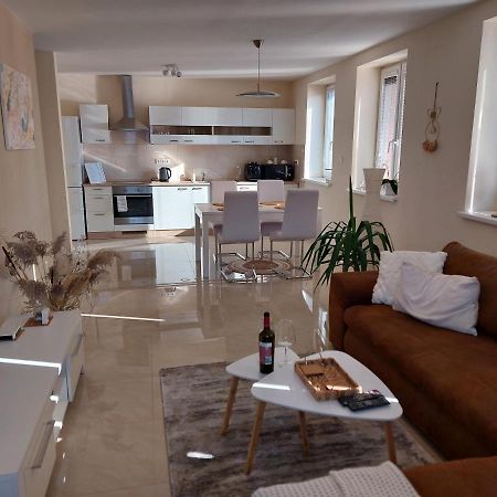 Frastak Apartment Глоговец Экстерьер фото