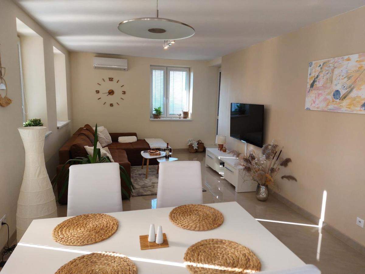 Frastak Apartment Глоговец Экстерьер фото
